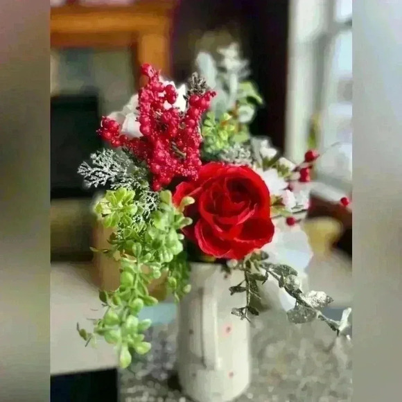 🎄NEW Holiday Arrangement - Beautiful Faux Floral Pitcher Centerpiece - Picture 12 of 17